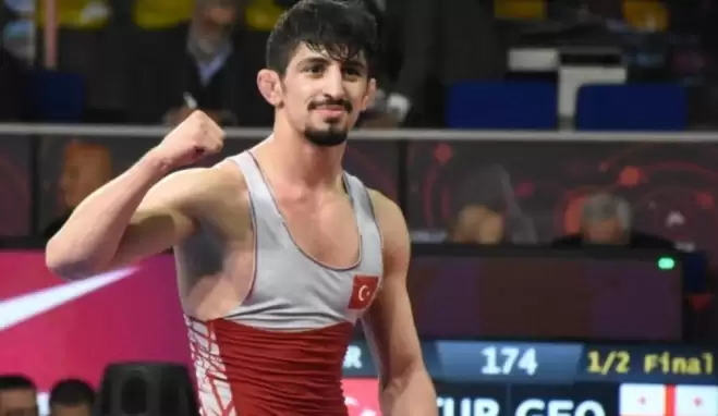 Kerem Kamal'dan Avrupa Güreş Şampiyonası'nda gümüş madalya