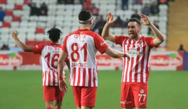 Antalyaspor, Kasımpaşa'yı ateş hattına attı