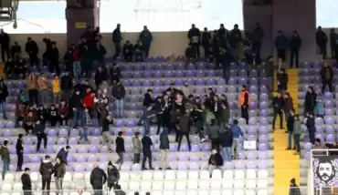  Tribünde kavga eden Afjet Afyonspor taraftarlarından polise sürpriz