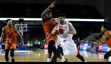 12 Dev Adam yenilgiyle başladı