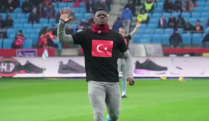 Trabzonspor'dan Mehmetçik'e özel tişört