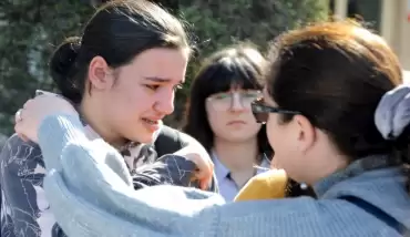 Genç hentbolculardan "Biz hırsız değiliz" protestosu