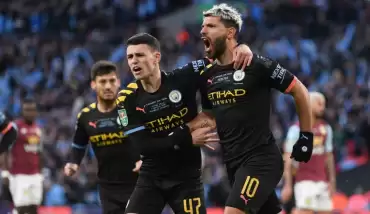 Manchester City bir yerel kupayı daha kazandı!
