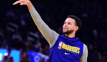 Stephen Curry geri döndü!