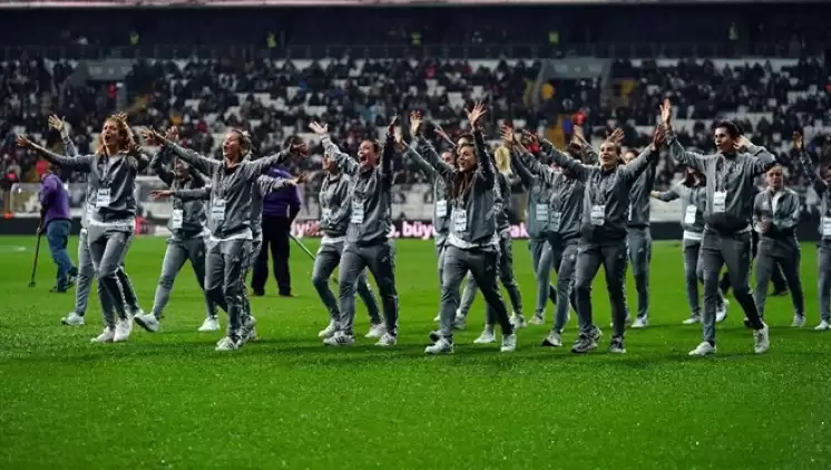 Beşiktaş Kadın Futbol Takımı, Vodafone Park’ı selamladı