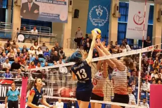 Aydın Büyükşehir Belediyespor, THY'yi 3-0 ile geçti