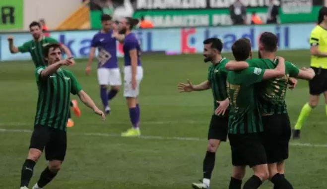 Akhisarsporlu oyunculardan rest