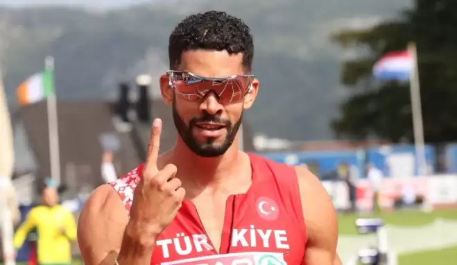 "Hayallerimizi bir yıl erteleme vakti." 