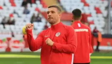 Podolski'den flaş cevap: "Kalacağımı sanmıyorum"