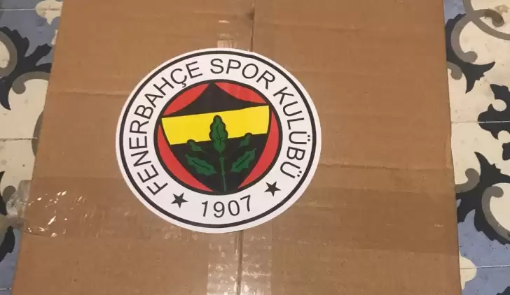 Fenerbahçe armalı koliyi görünce duygulandı