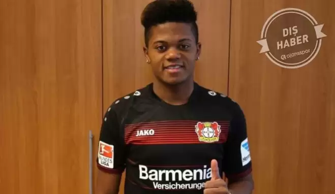 Leverkusen'in genç yıldızından alkışlanacak hareket