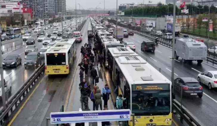 İstanbul'da metrobüsler kaça kadar çalışacak?