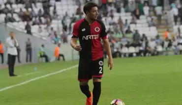 Beşiktaş'a sürpriz sağ bek!