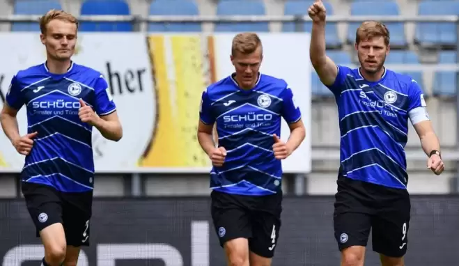 Bielefeld de son dakikada yedi