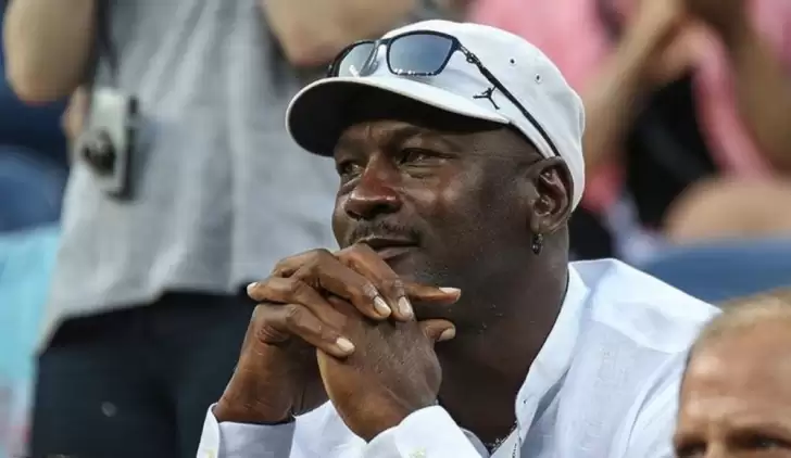 Michael Jordan'ın imzalı ayakkabısına servet ödendi