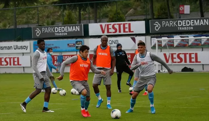 Trabzonspor, çalışmalarını akşam antrenmanıyla sürdürdü
