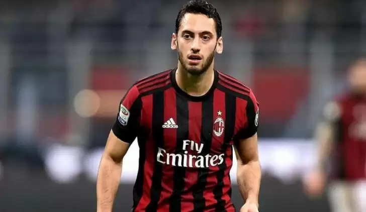 Çalhanoğlu'dan sözleşme açıklaması