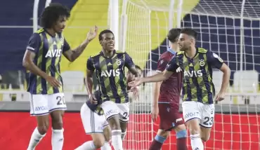 Deniz Türüç'ten tepki! Soyunma odasına gitti