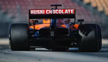 Mercedes, ırkçılığa karşı Formula 1'de siyah araçla yarışacak