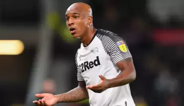 İngiliz oyuncuya bıçaklı saldırı