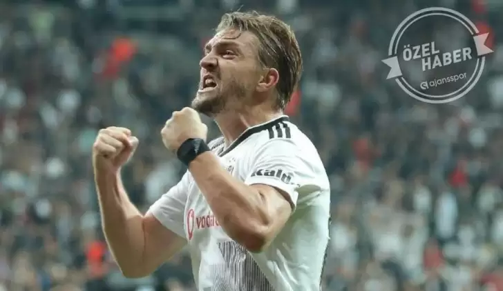 Caner Erkin için resmi açıklama: "Hiçbir takımla anlaşmamız yok..."