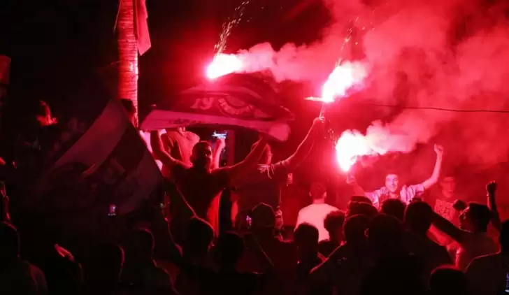 Adana Demirspor taraftarı galibiyeti kutladı
