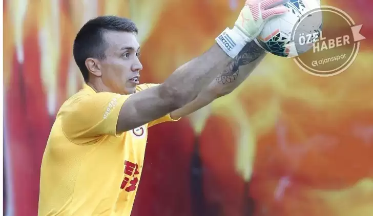 İşte Muslera farkı, alçılı bacakla idmana çıktı