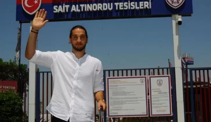 Trabzonspor'un yeni kalecisi yola çıktı! Transfer için ilk sözler...