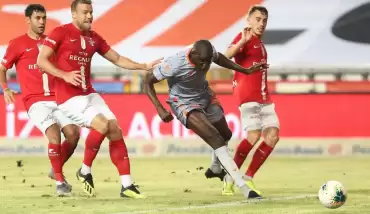 Demba ba 11. golünü attı