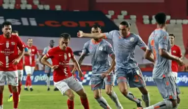 Antalyasporlu oyuncular Başakşehir mağlubiyetini değerlendirdi