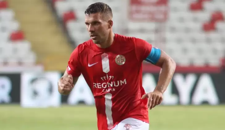 Lukas Podolski, Sergen Yalçın'ın izinde
