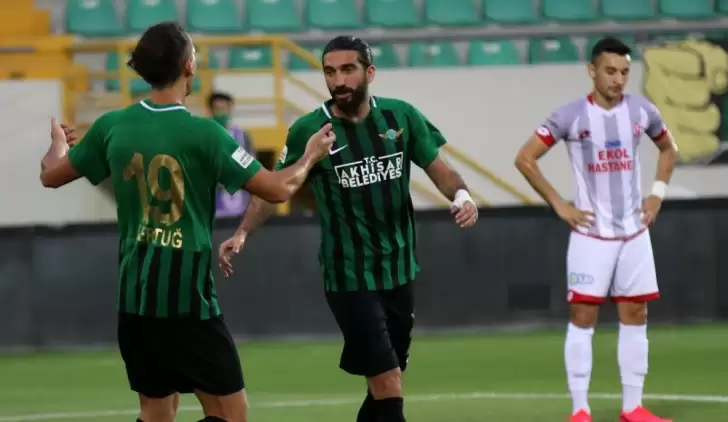 Akhisarspor 3 puanı 3 golle aldı
