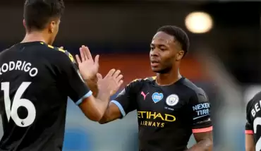 Raheem Sterling hat-trick yaptı, Manchester City farklı kazandı