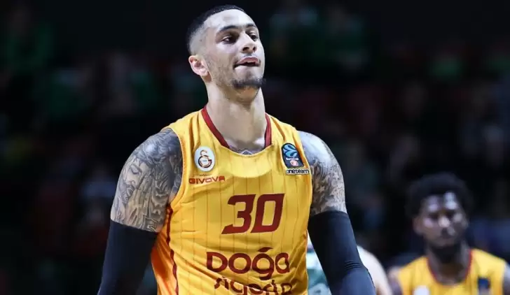 Galatasaray'da Zach Auguste eski takımına geri dönüyor