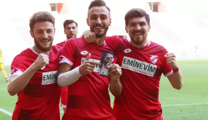 Gökhan Sazdağı hat-trick yaptı, Boluspor  ligde kaldı