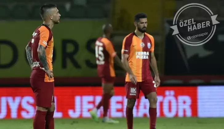 Galatasaray'da kritik toplantı! Gelecek ve gidecek futbolcular...