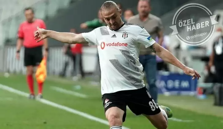 Caner, Galatasaray'a mı, Fenerbahçe'ye mi gidecek?