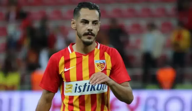 Yasir Subaşı: ''Gol olmuş pozisyon ama VAR'a bile gidilmiyor.''