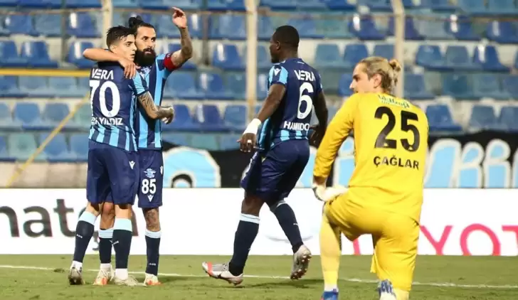 Adana Demirsporlu futbolcular Bursa galibiyetini değerlendirdi! 'Tek bir 90 dakikamız kaldı'