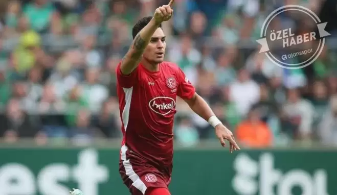 Maicon gidiyor, Kaan Ayhan geliyor