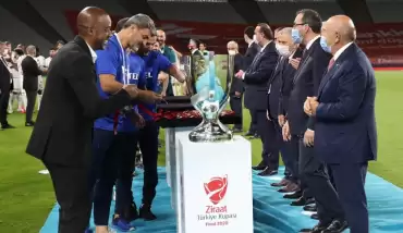 "Kupalar kazanmak sizi her zaman çok iyi hissettirir"