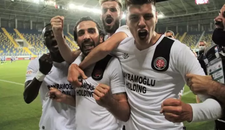Karagümrük futbolcularının Süper Lig sevinci