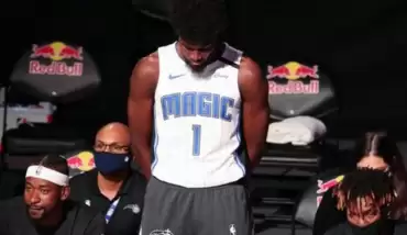 NBA'de Orlando Magicli Jonathan Isaac, ulusal marşta diz çökme eylemine katılmadı