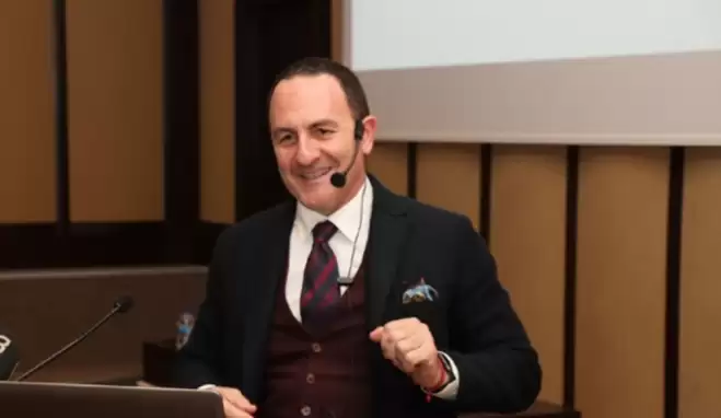 Emre Alkin kimdir? Kaç yaşında ve ne iş yapar?