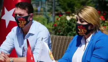 Berna Gözbaşı'ndan transfer, Artem Kravets ve Mensah açıklaması