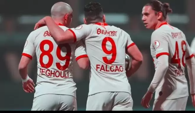 Galatasaray ile Neftçi Bakü arasındaki uçurum! Falcao...