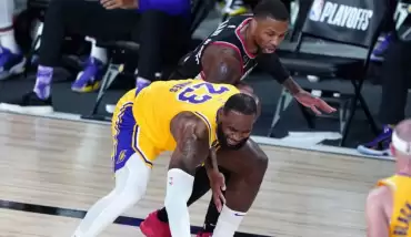 Los Angeles Lakers playoff'a yenilgiyle başladı