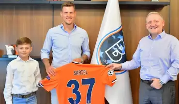 Skrtel, Başakşehir'de kaldı