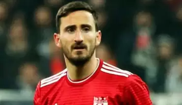 Erdoğan Yeşilyurt: "3 büyük takımdan transfer teklifi aldım"