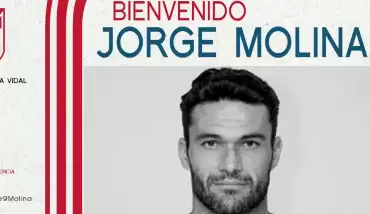 Granada, 38 yaşındaki forvet Jorge Molina'yı transfer etti